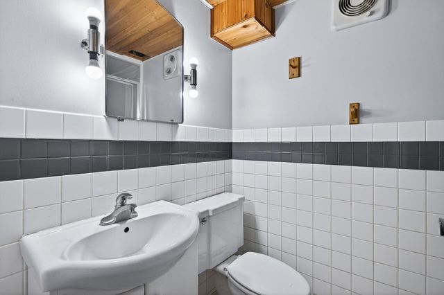 6842 Drew Avenue N, Brooklyn Center, MN 55429