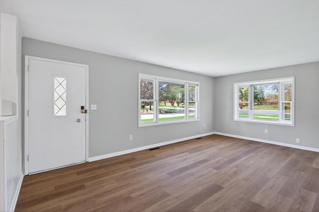 6842 Drew Avenue N, Brooklyn Center, MN 55429