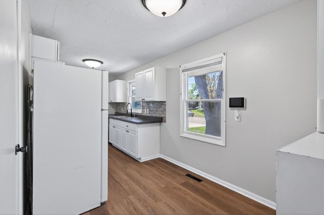 6842 Drew Avenue N, Brooklyn Center, MN 55429