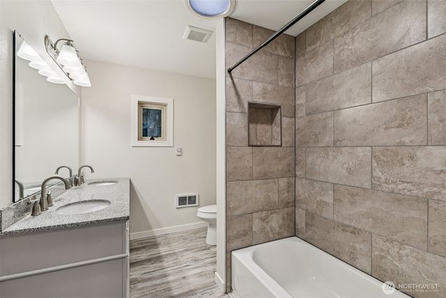 1095 Worthy Place, Greenbank, WA 98253