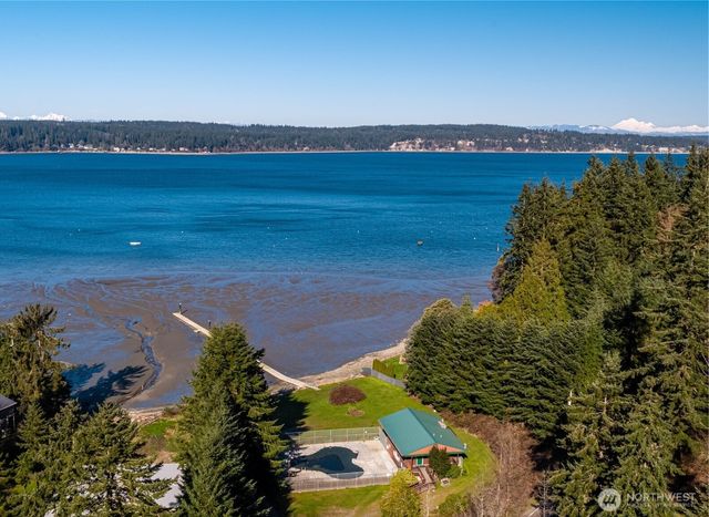 1095 Worthy Place, Greenbank, WA 98253