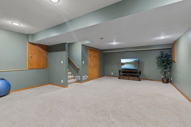 16770 Javelin Avenue, Lakeville, MN 55044