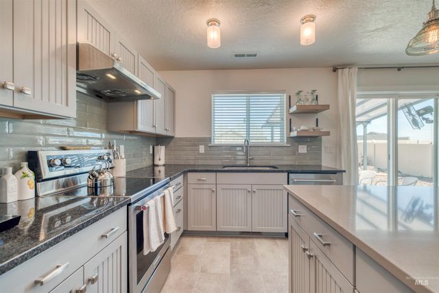 10288 Longtail Dr., Nampa, ID 83687