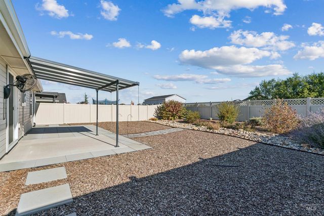 10288 Longtail Dr., Nampa, ID 83687
