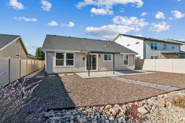 10288 Longtail Dr., Nampa, ID 83687