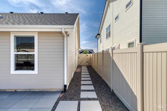 10288 Longtail Dr., Nampa, ID 83687