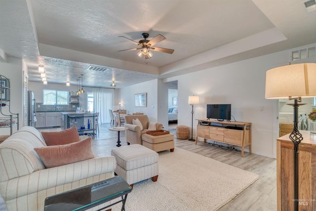 10288 Longtail Dr., Nampa, ID 83687