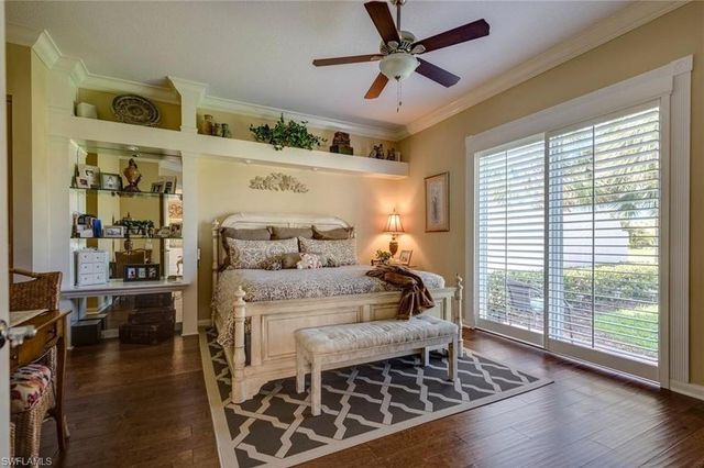 3917 Isla Ciudad CT, Naples, FL 34109