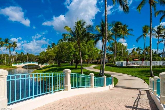 3917 Isla Ciudad CT, Naples, FL 34109