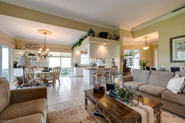 3917 Isla Ciudad CT, Naples, FL 34109
