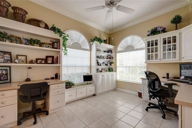 3917 Isla Ciudad CT, Naples, FL 34109