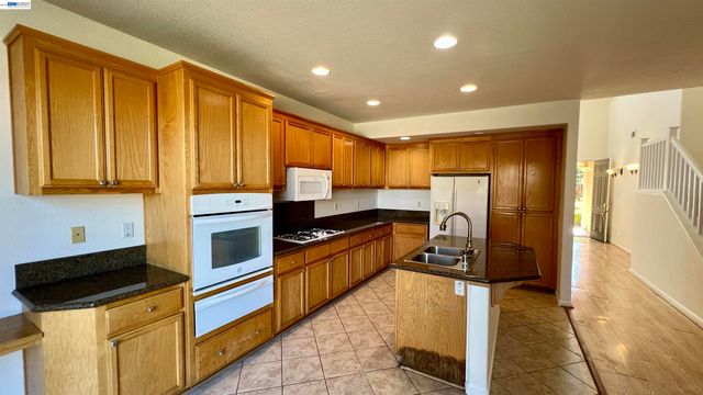 1913 Mount Stakes Ct, Antioch, CA 94531