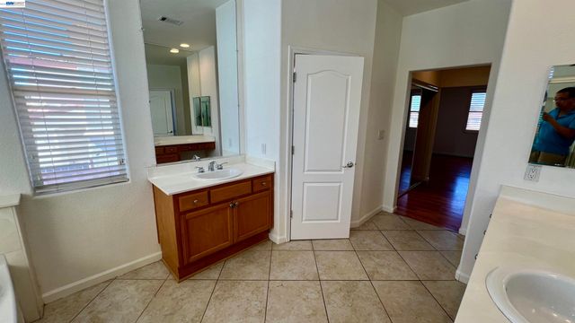 1913 Mount Stakes Ct, Antioch, CA 94531