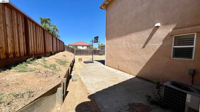 1913 Mount Stakes Ct, Antioch, CA 94531