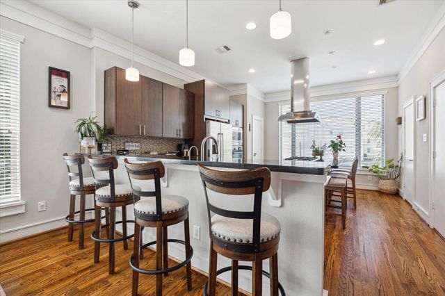 104 Arnold Street, Houston, TX 77007