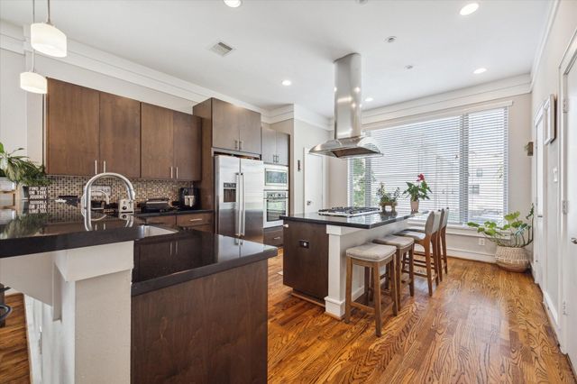 104 Arnold Street, Houston, TX 77007