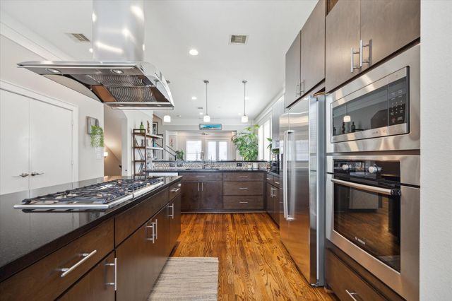 104 Arnold Street, Houston, TX 77007