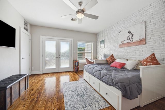 104 Arnold Street, Houston, TX 77007