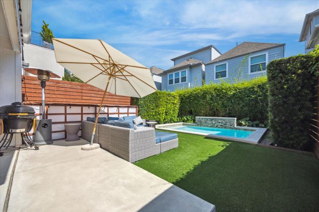 104 Arnold Street, Houston, TX 77007