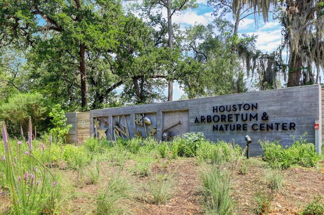 104 Arnold Street, Houston, TX 77007