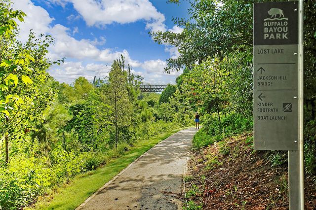 104 Arnold Street, Houston, TX 77007