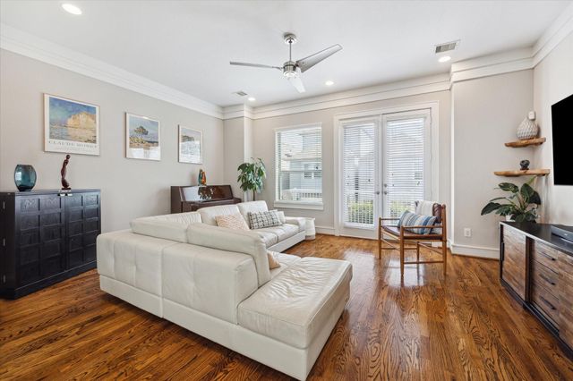104 Arnold Street, Houston, TX 77007