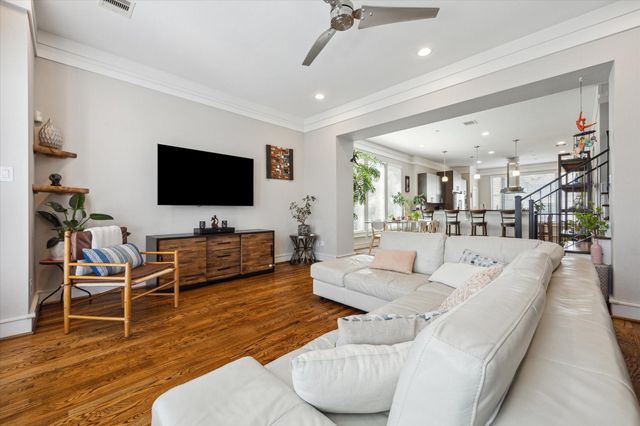 104 Arnold Street, Houston, TX 77007