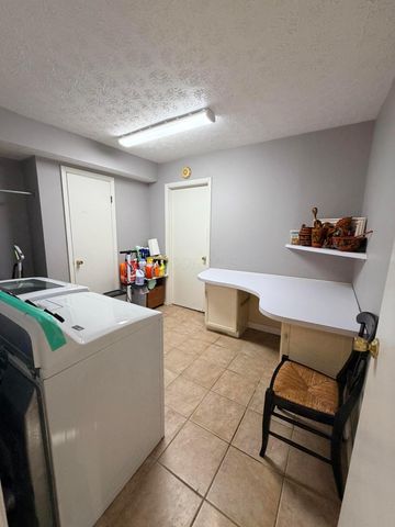 8226 Glencree Place, Dublin, OH 43016