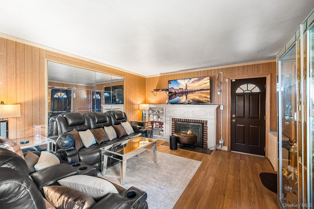 108 Beverly Road, Hempstead, NY 11550 — photo 3