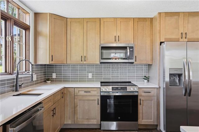 12915 E 36th Terrace S, Independence, MO 64055