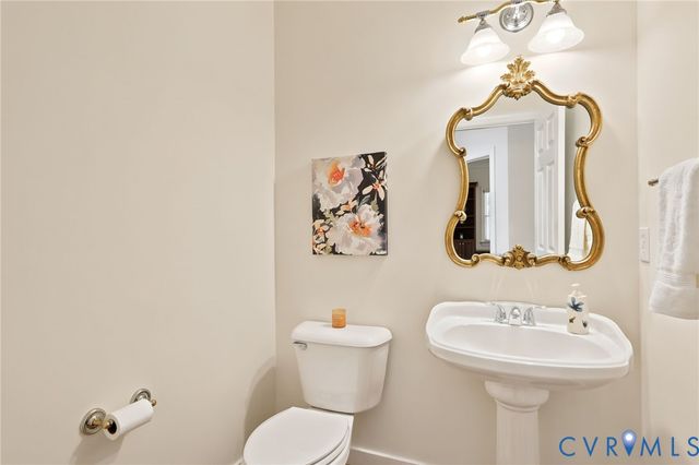 4701 Regal Oaks Rd, Glen Allen, VA 23059