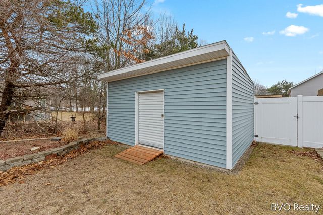 15448 Meadowlark Drive, Grand Haven, MI 49417