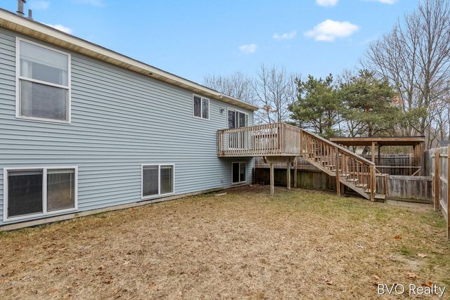 15448 Meadowlark Drive, Grand Haven, MI 49417