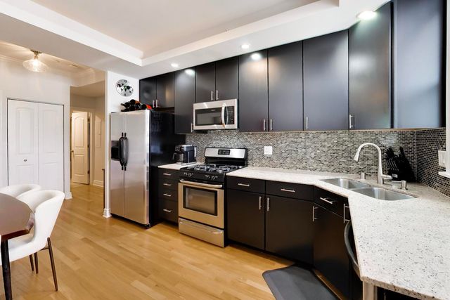 7021 N Greenview Avenue 3N, Chicago, IL 60626