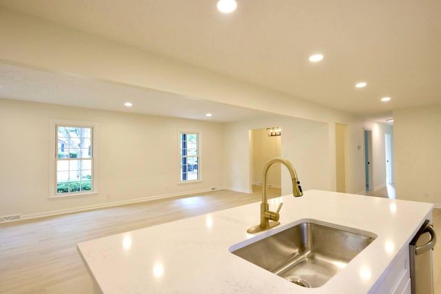 205 Lynn Drive, Lawrenceburg, KY 40342