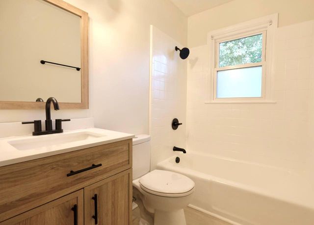 205 Lynn Drive, Lawrenceburg, KY 40342