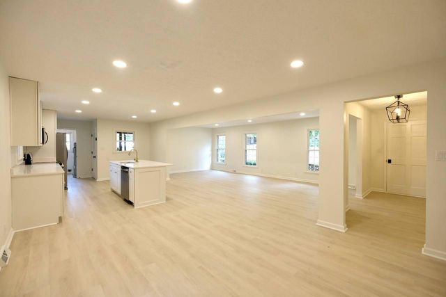 205 Lynn Drive, Lawrenceburg, KY 40342