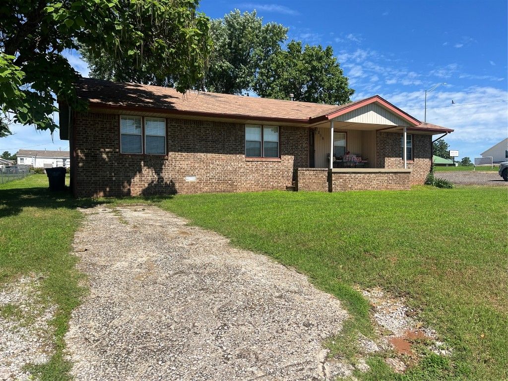 216 N Jefferson Street, Blanchard, OK 73010