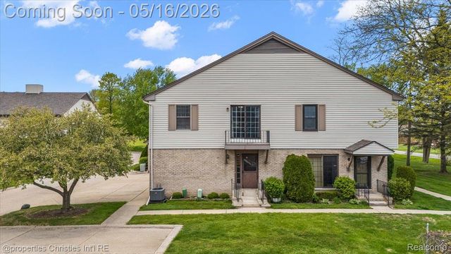 35164 N Bay Circle, Harrison Charter Township, MI 48045