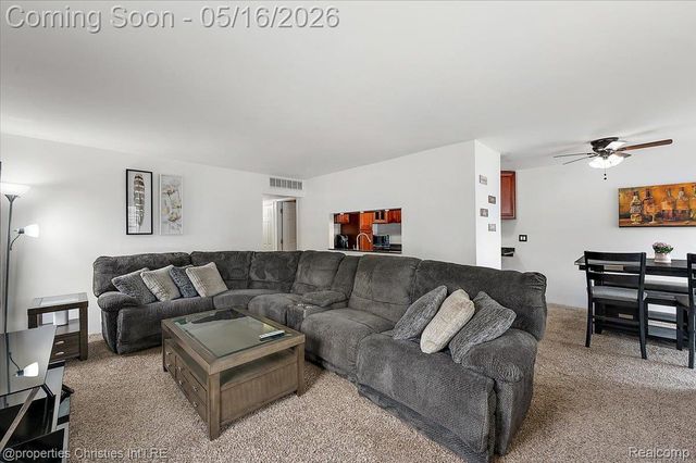 35164 N Bay Circle, Harrison Charter Township, MI 48045
