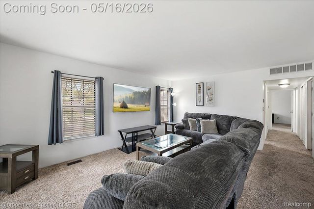 35164 N Bay Circle, Harrison Charter Township, MI 48045