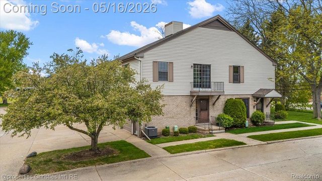 35164 N Bay Circle, Harrison Charter Township, MI 48045