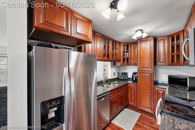 35164 N Bay Circle, Harrison Charter Township, MI 48045