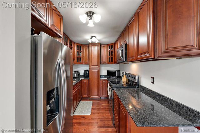 35164 N Bay Circle, Harrison Charter Township, MI 48045