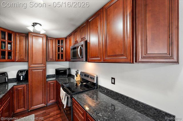 35164 N Bay Circle, Harrison Charter Township, MI 48045