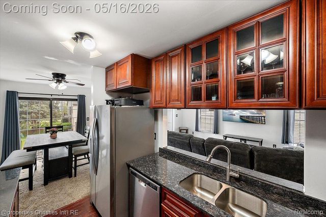 35164 N Bay Circle, Harrison Charter Township, MI 48045