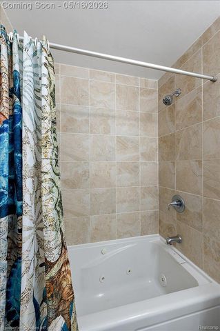 35164 N Bay Circle, Harrison Charter Township, MI 48045