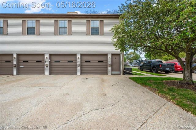 35164 N Bay Circle, Harrison Charter Township, MI 48045