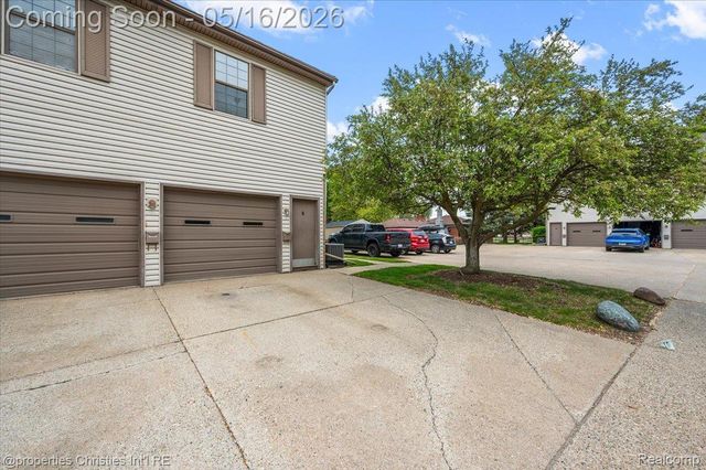 35164 N Bay Circle, Harrison Charter Township, MI 48045