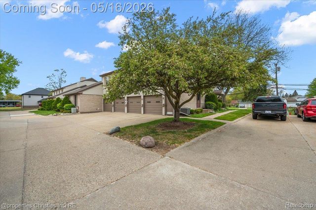 35164 N Bay Circle, Harrison Charter Township, MI 48045